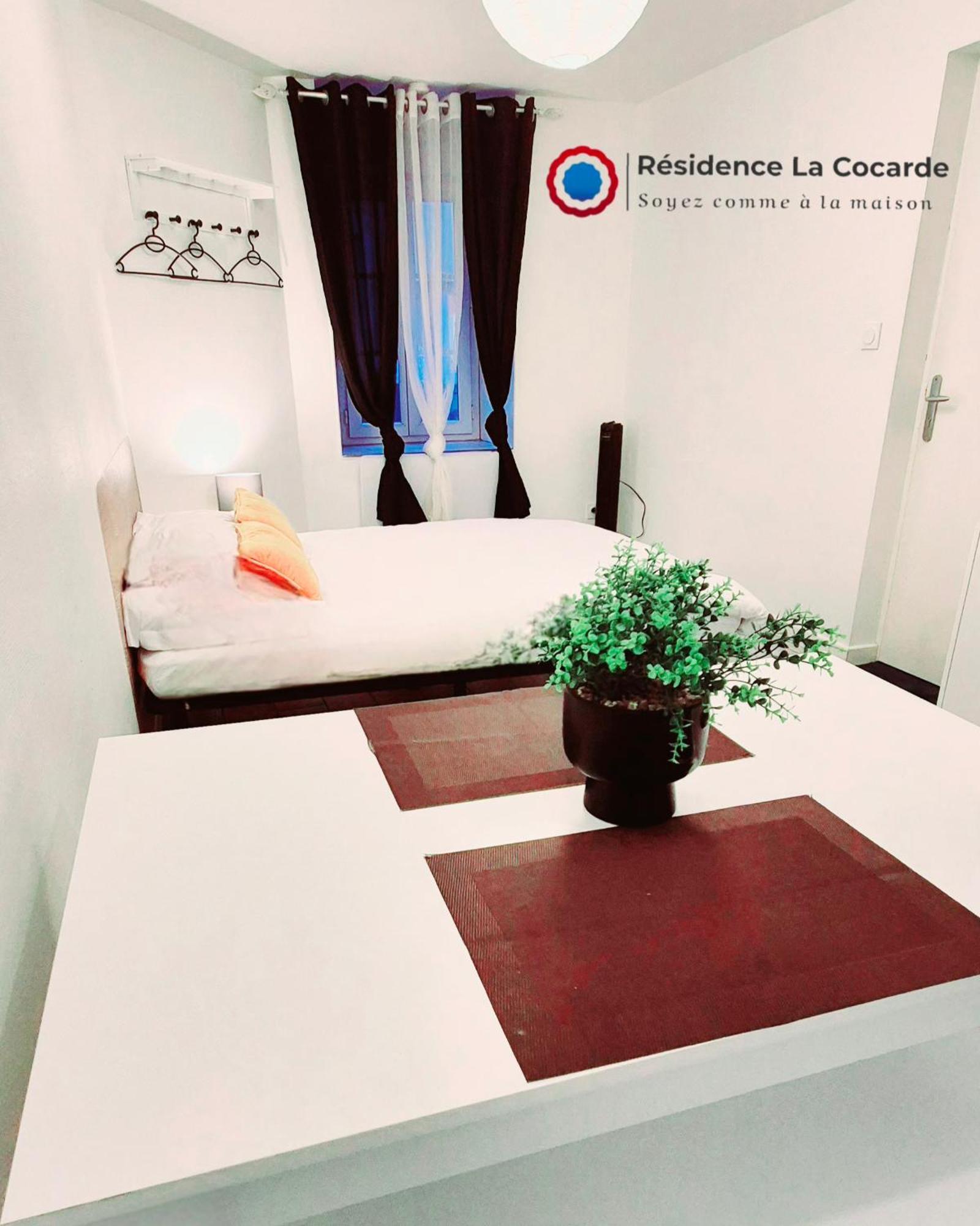 Residence La Cocarde, Suites Type Appartements Bourges Kültér fotó